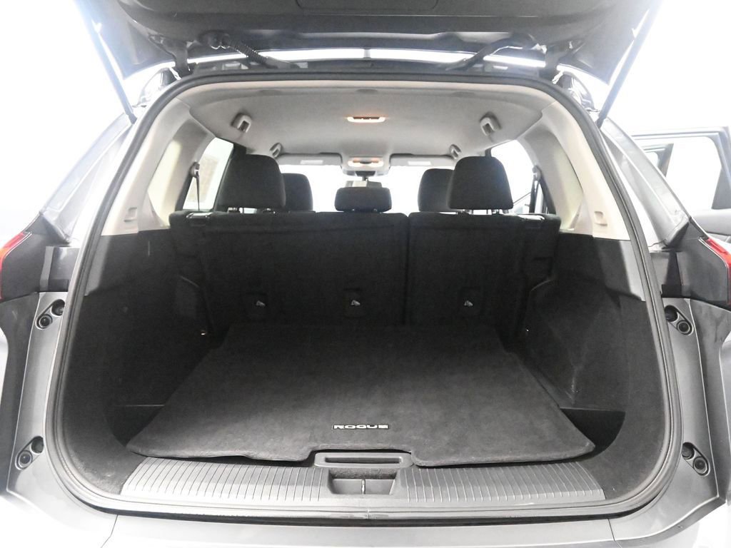 Used 2024 Nissan Rogue S image 24