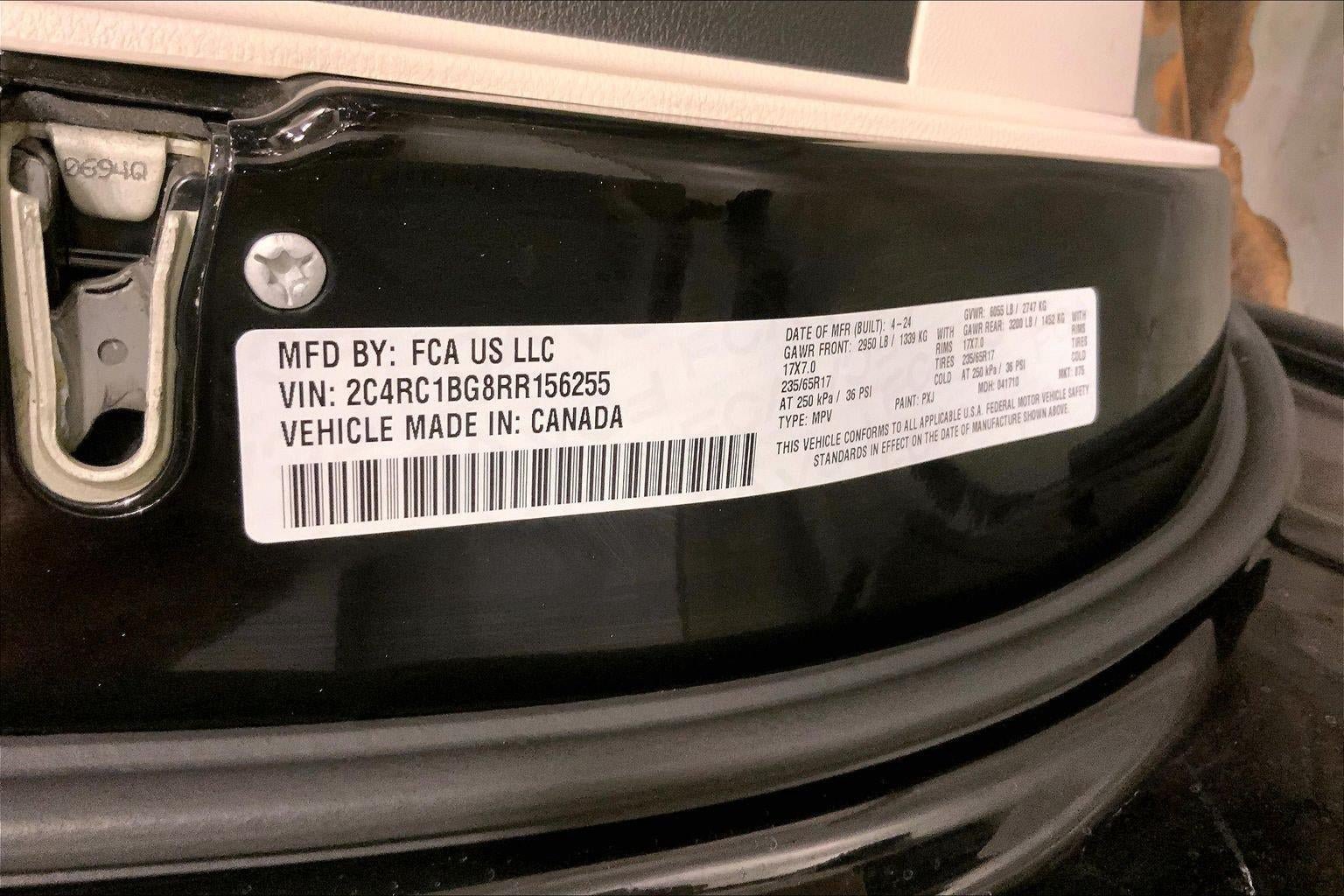 Used 2024 Chrysler Pacifica Touring-L FWD image 31