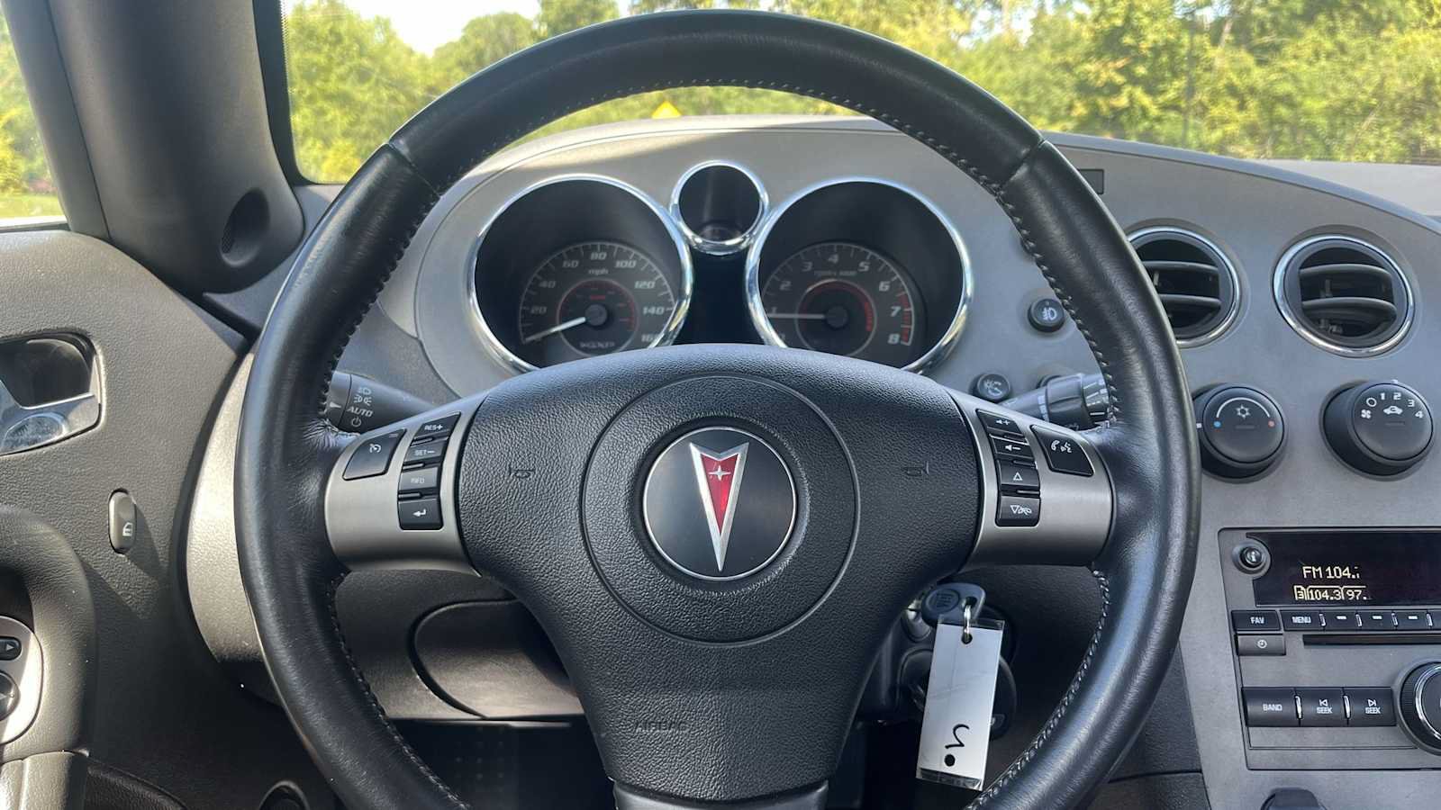 Used 2009 Pontiac Solstice GXP RWD image 29