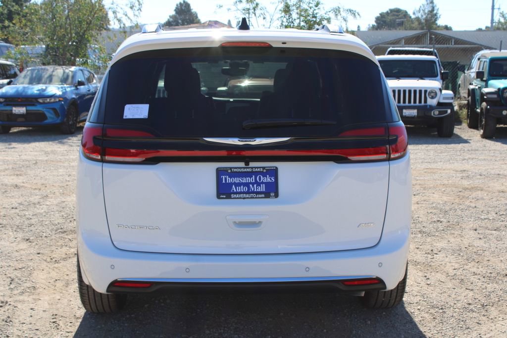 New 2026 Chrysler Pacifica Pinnacle image 5