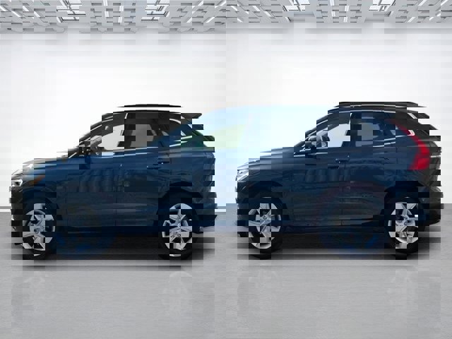 Used 2022 Volvo XC60 B5 Momentum image 7