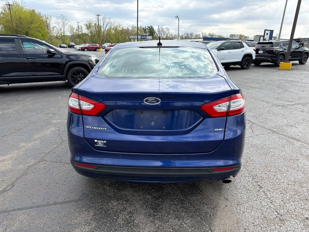 Used 2014 Ford Fusion SE FWD image 4