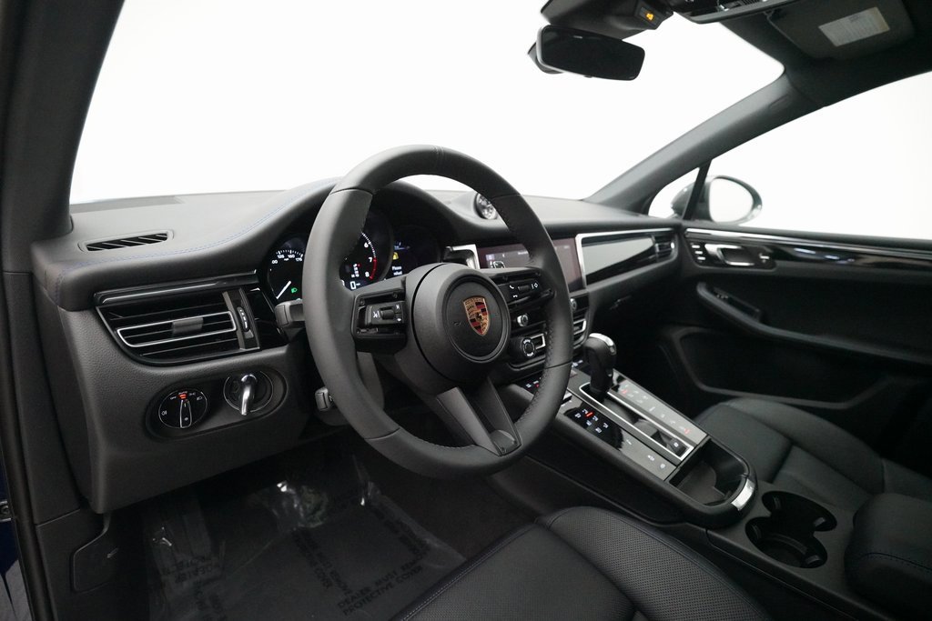 Used 2025 Porsche Macan Turbo image 4