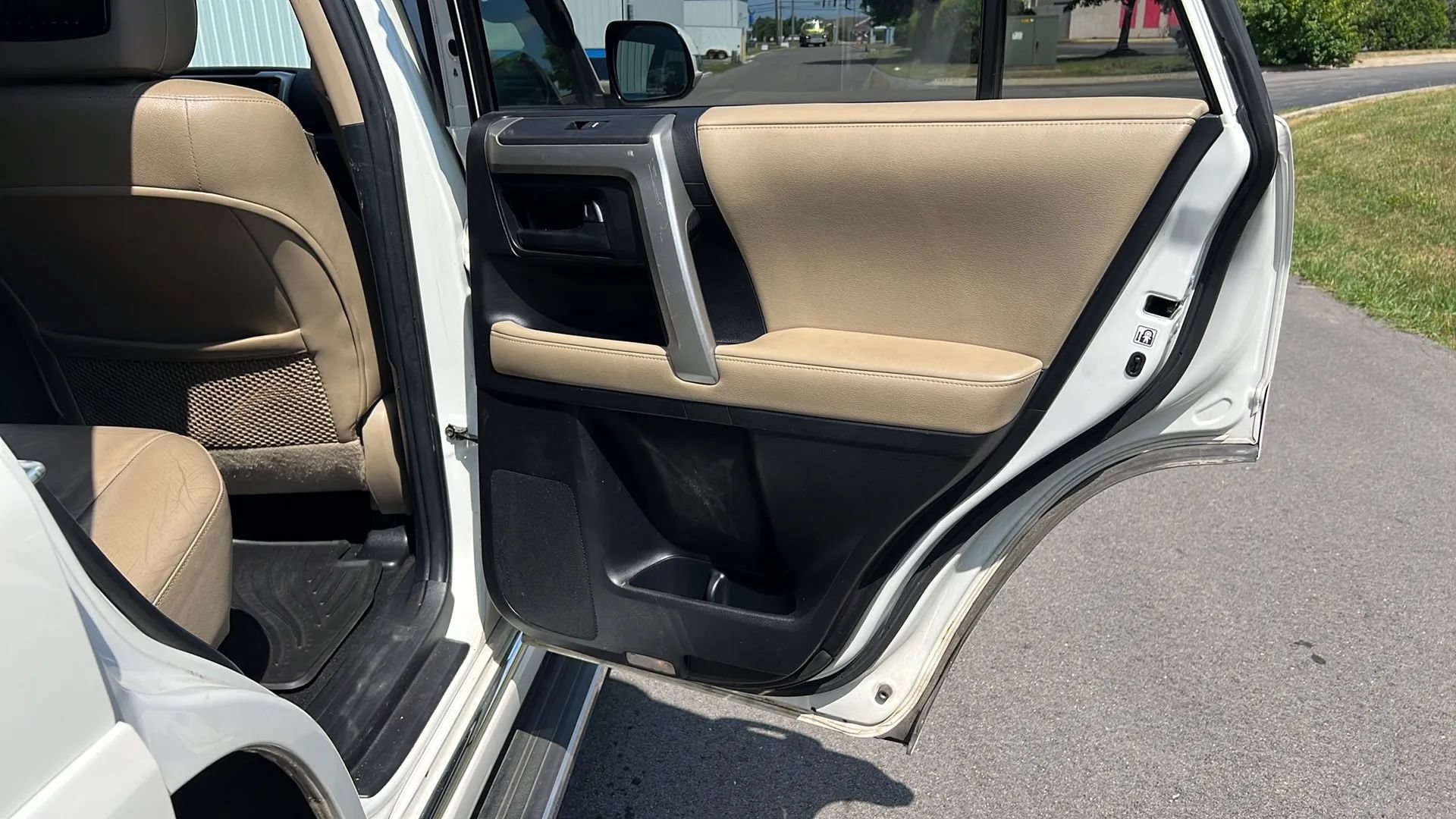 Used 2013 Toyota 4Runner Limited AWD/4WD image 17