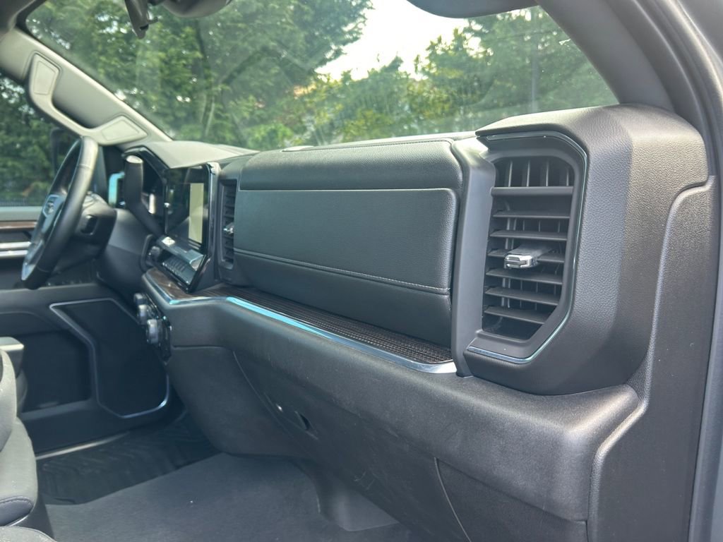 Used 2024 Chevrolet Silverado 2500 LT w/ Convenience Package image 26