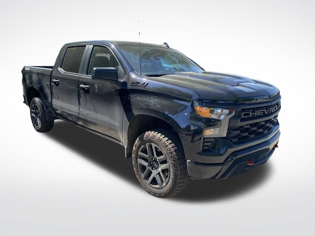 Used 2023 Chevrolet Silverado 1500 Custom Trail Boss w/ LPO, Dark Essentials Package AWD/4WD image 9