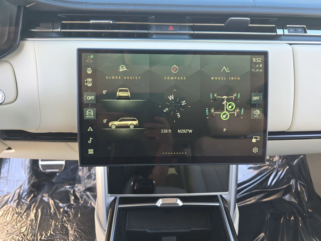 Certified 2024 Land Rover Range Rover Autobiography AWD/4WD image 21