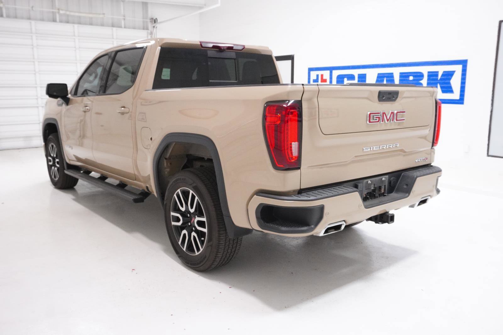 Used 2022 GMC Sierra 1500 AT4 w/ AT4 Premium Package image 7