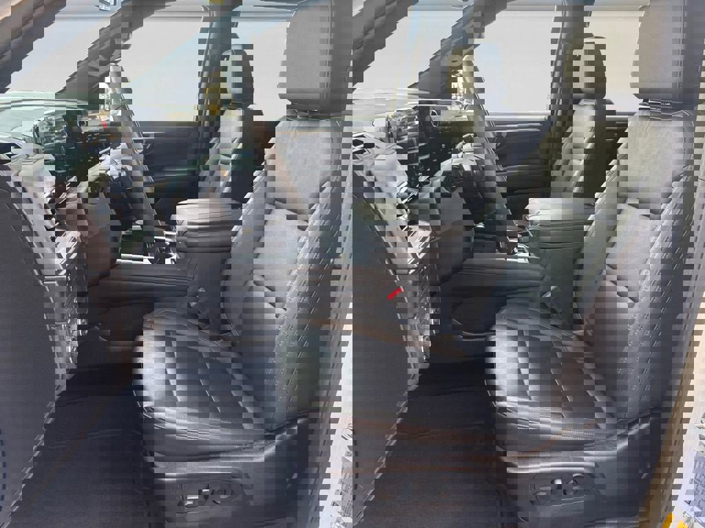 Used 2025 Chevrolet Tahoe Z71 AWD/4WD image 10