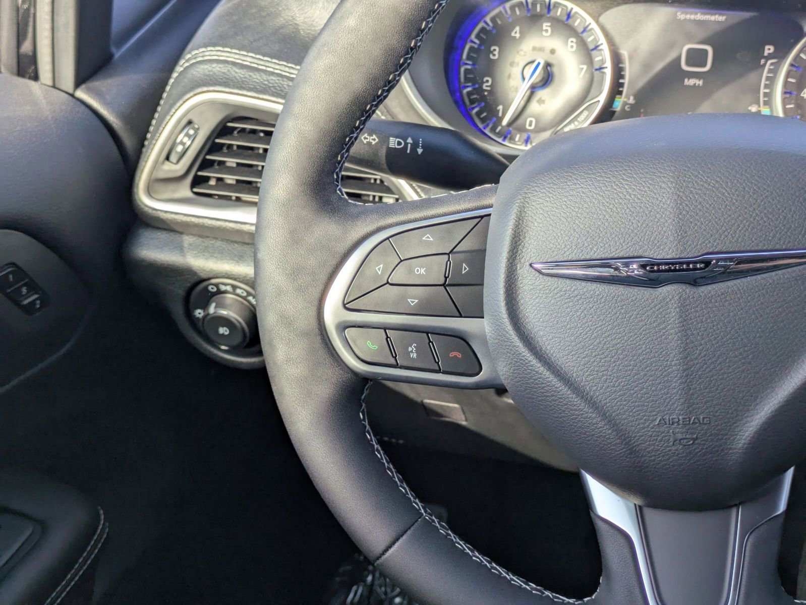 New 2026 Chrysler Pacifica Select FWD image 18
