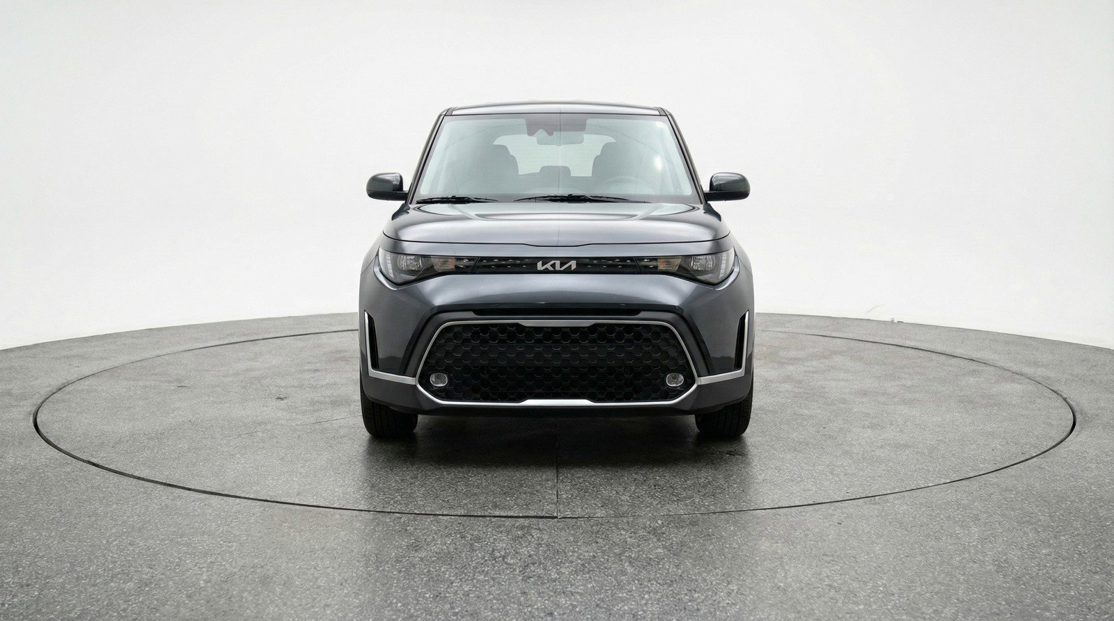 Used 2025 Kia Soul LX w/ LX Technology Package FWD image 2