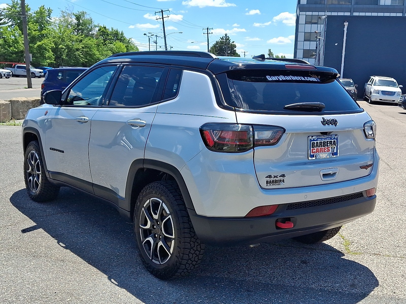 Used 2025 Jeep Compass Trailhawk w/ Trailhawk Elite Group AWD/4WD image 4