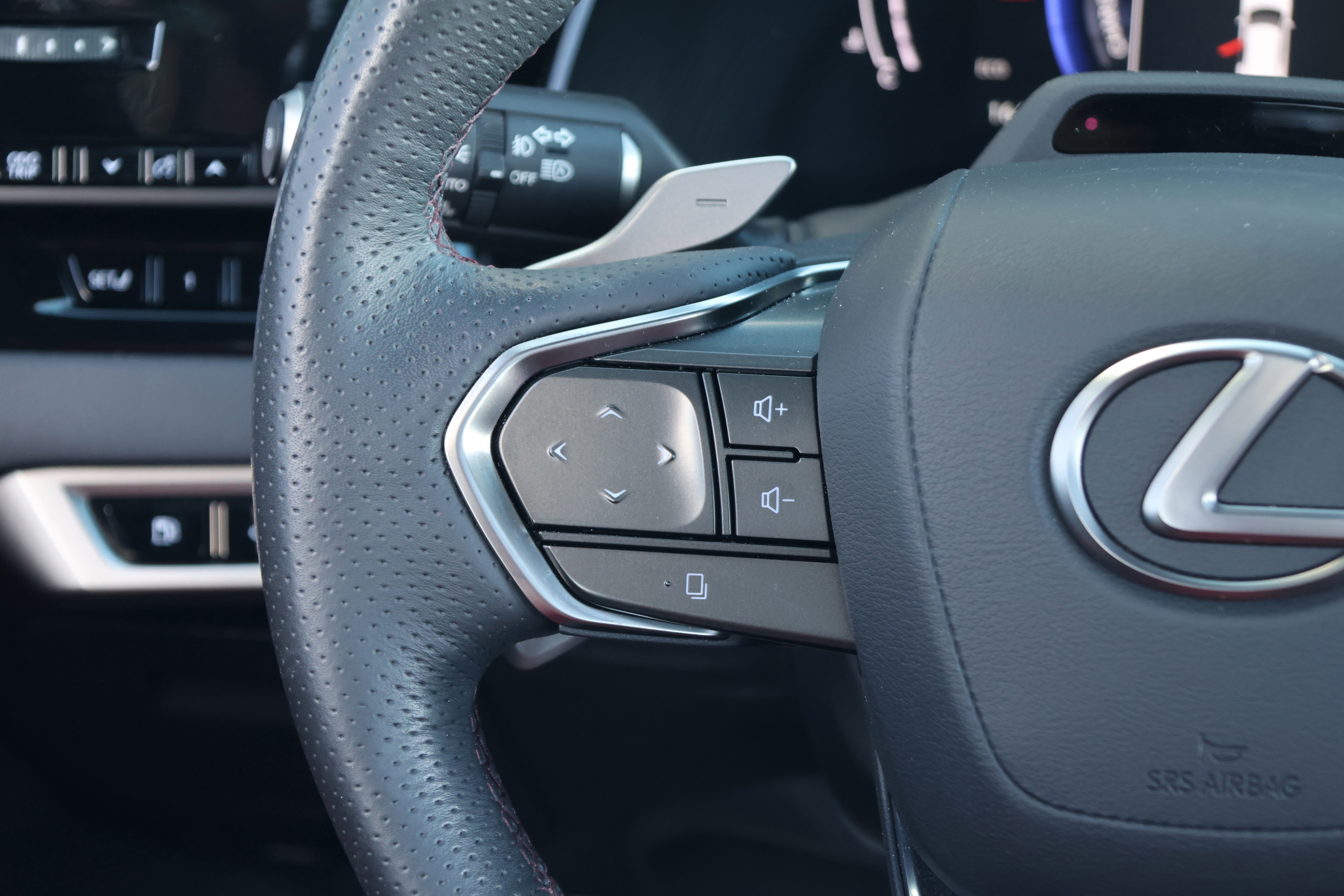 Certified 2023 Lexus RX 500h F Sport w/ Accessory Package (Z1) image 18