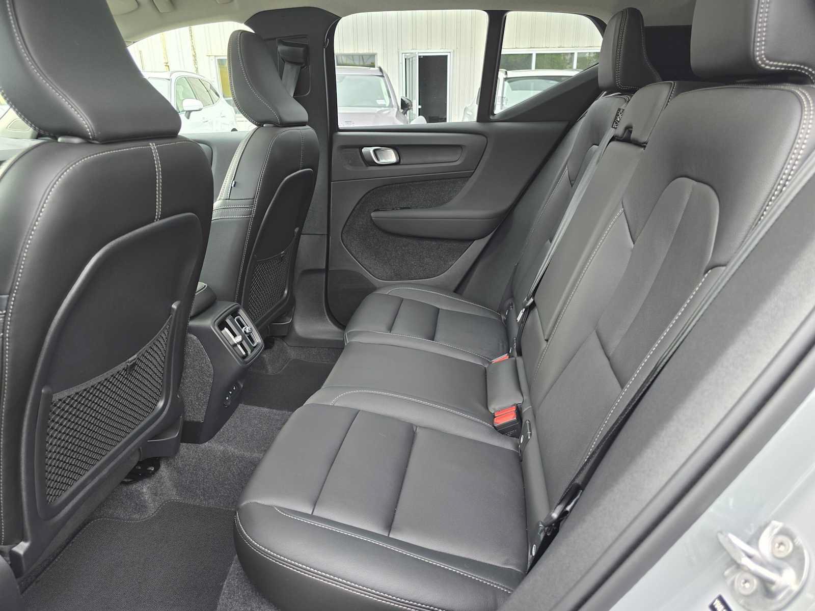 Used 2026 Volvo XC40 B5 Plus w/ Protection Package Premier AWD/4WD image 15