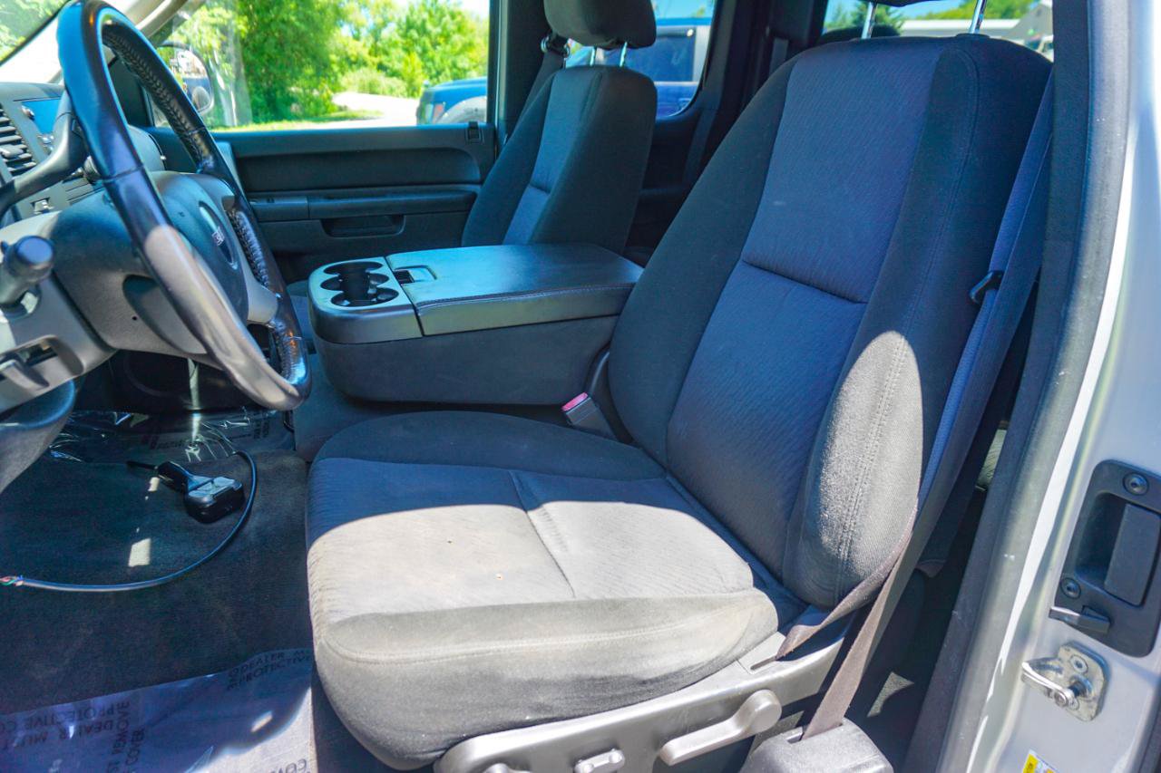 Used 2010 GMC Sierra 2500 SLE w/ SLE Preferred Package AWD/4WD image 11