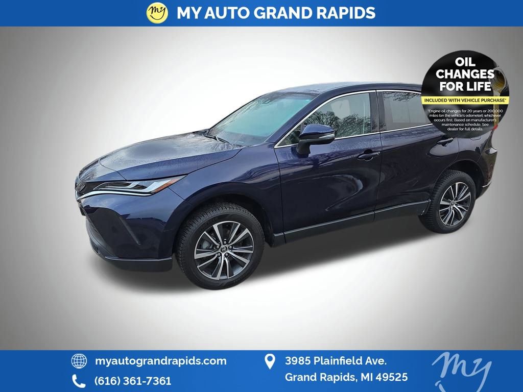 Used 2024 Toyota Venza LE video 3