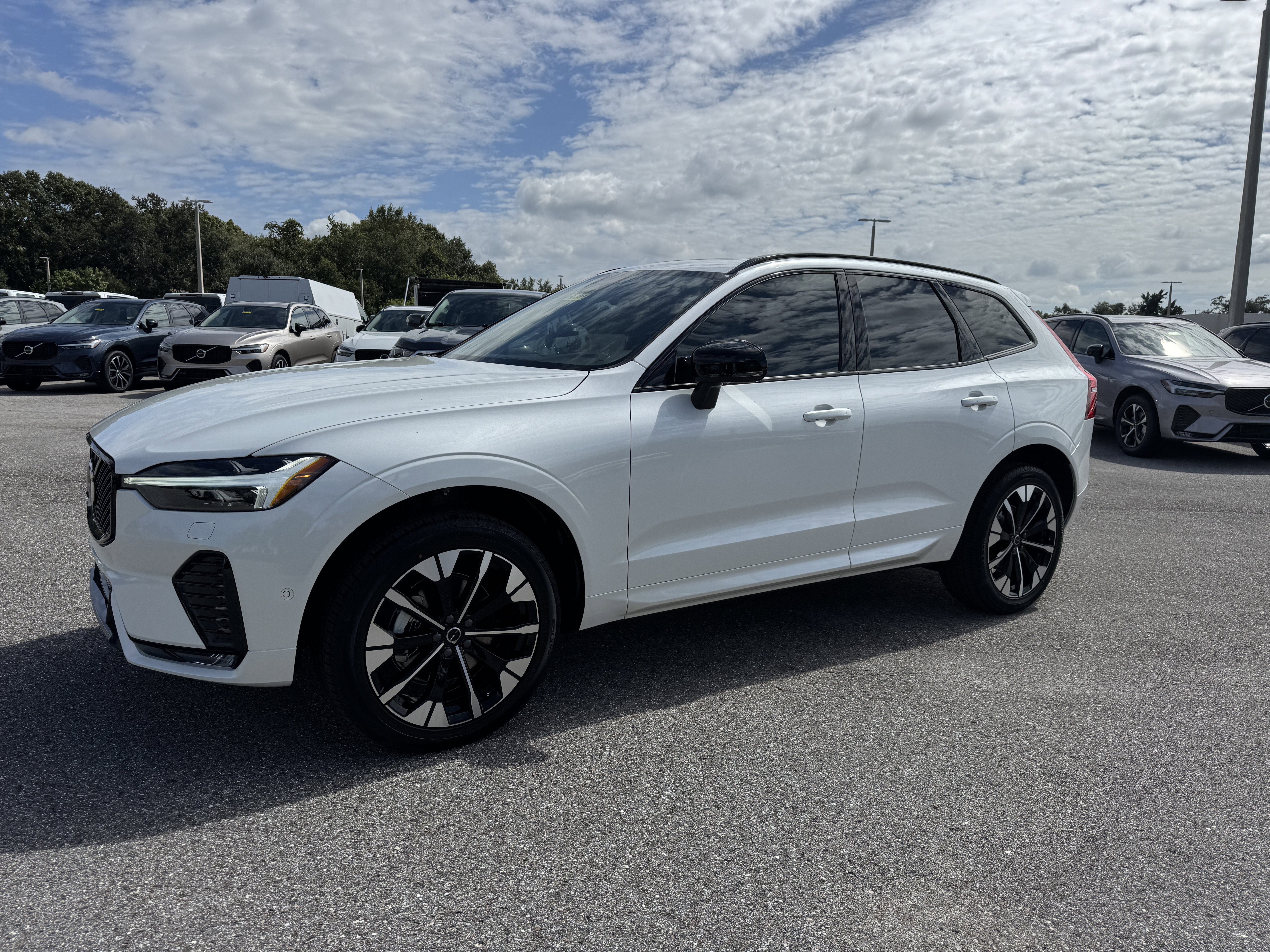 New 2026 Volvo XC60 B5 Plus w/ Protection Package Premier image 7