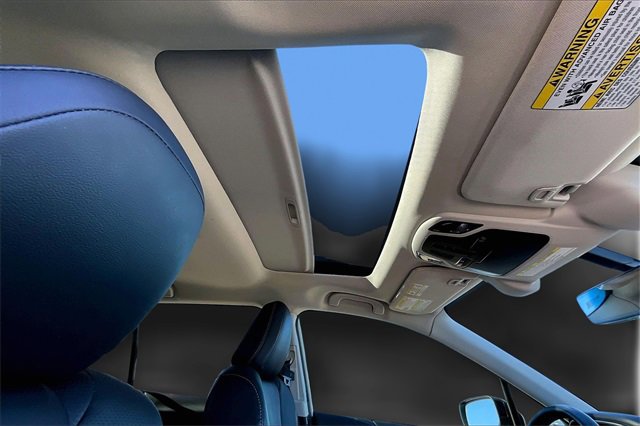 Used 2022 Subaru Outback Limited image 17