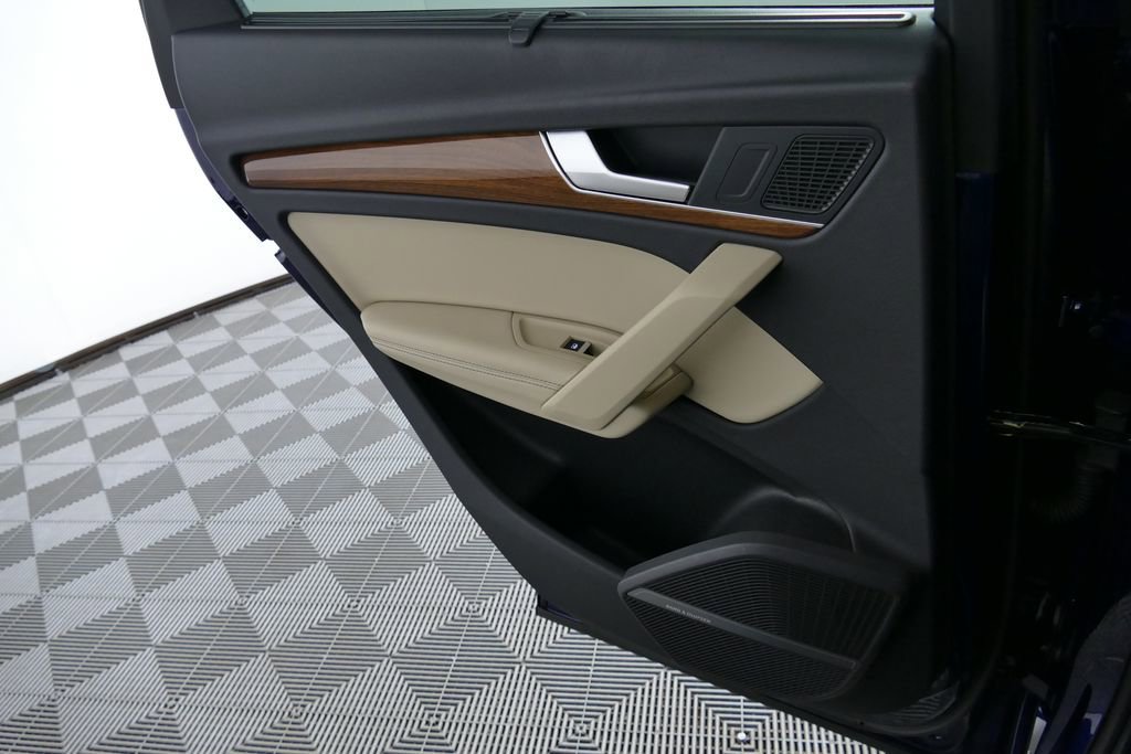 Certified 2023 Audi Q5 2.0T Premium Plus w/ Premium Plus Package AWD/4WD image 7