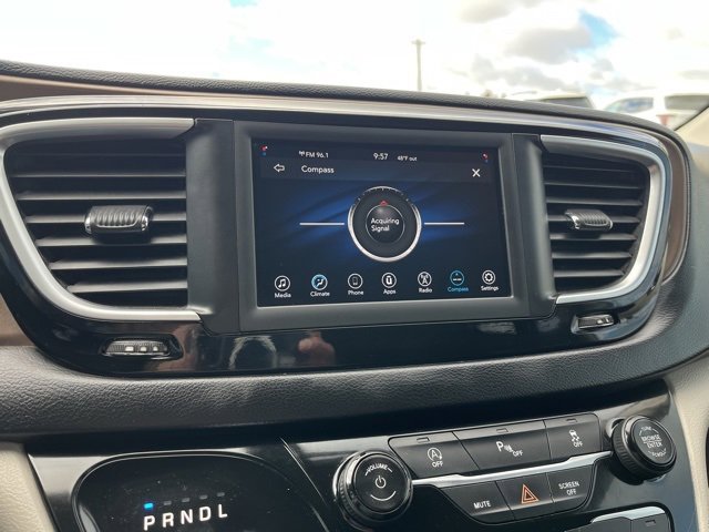 Used 2018 Chrysler Pacifica LX image 52