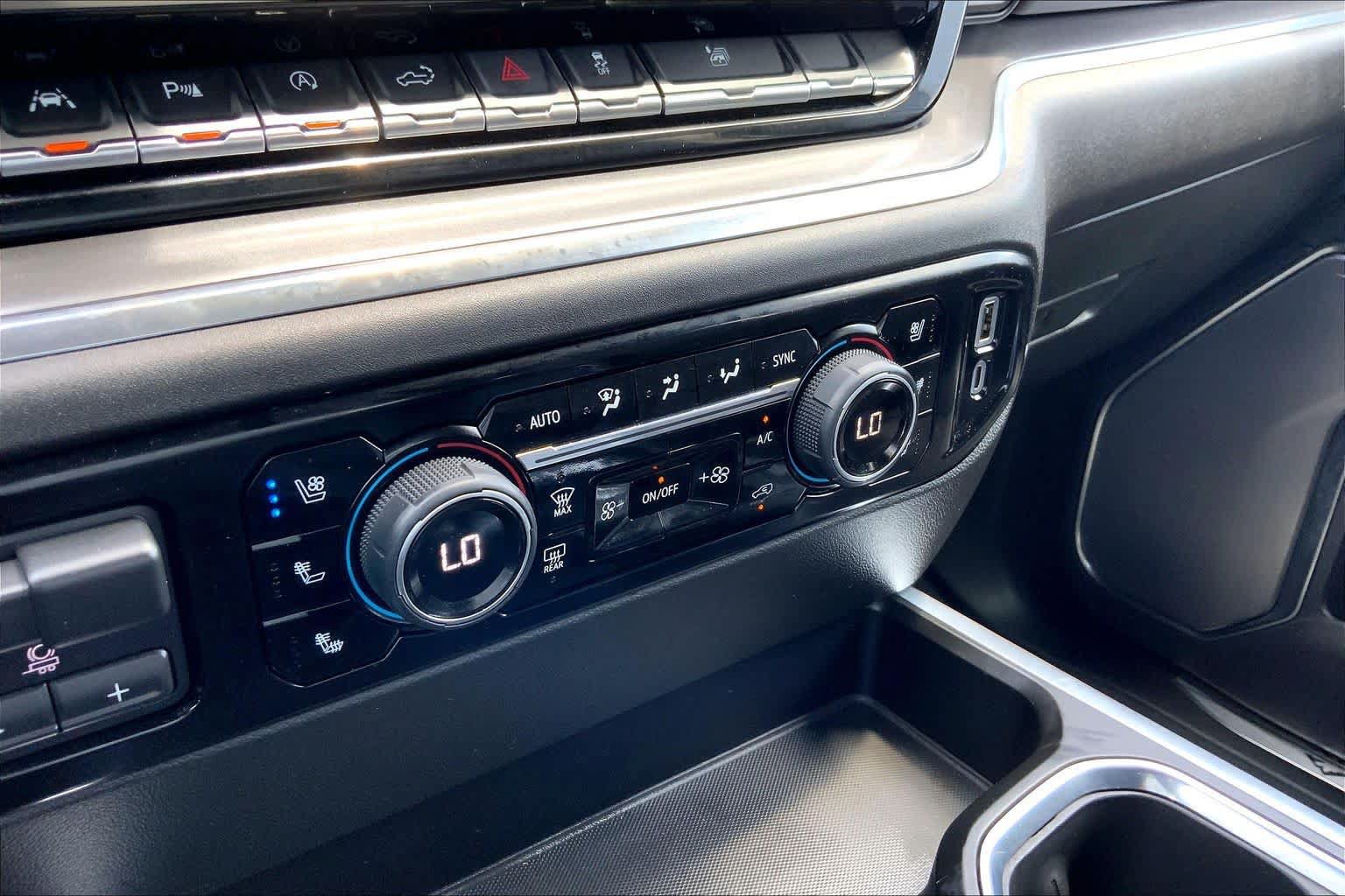 Certified 2023 Chevrolet Silverado 1500 High Country w/ High Country Premium Package AWD/4WD image 35