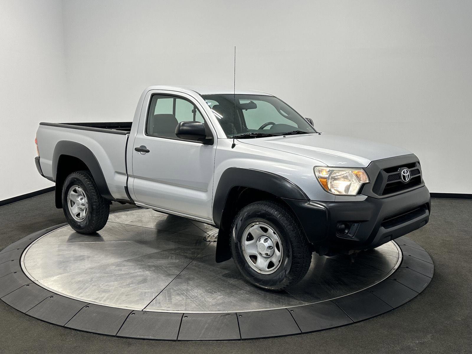 Used 2013 Toyota Tacoma 4x4 Regular Cab image 2