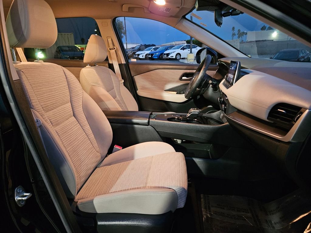 Used 2023 Nissan Rogue SV image 14