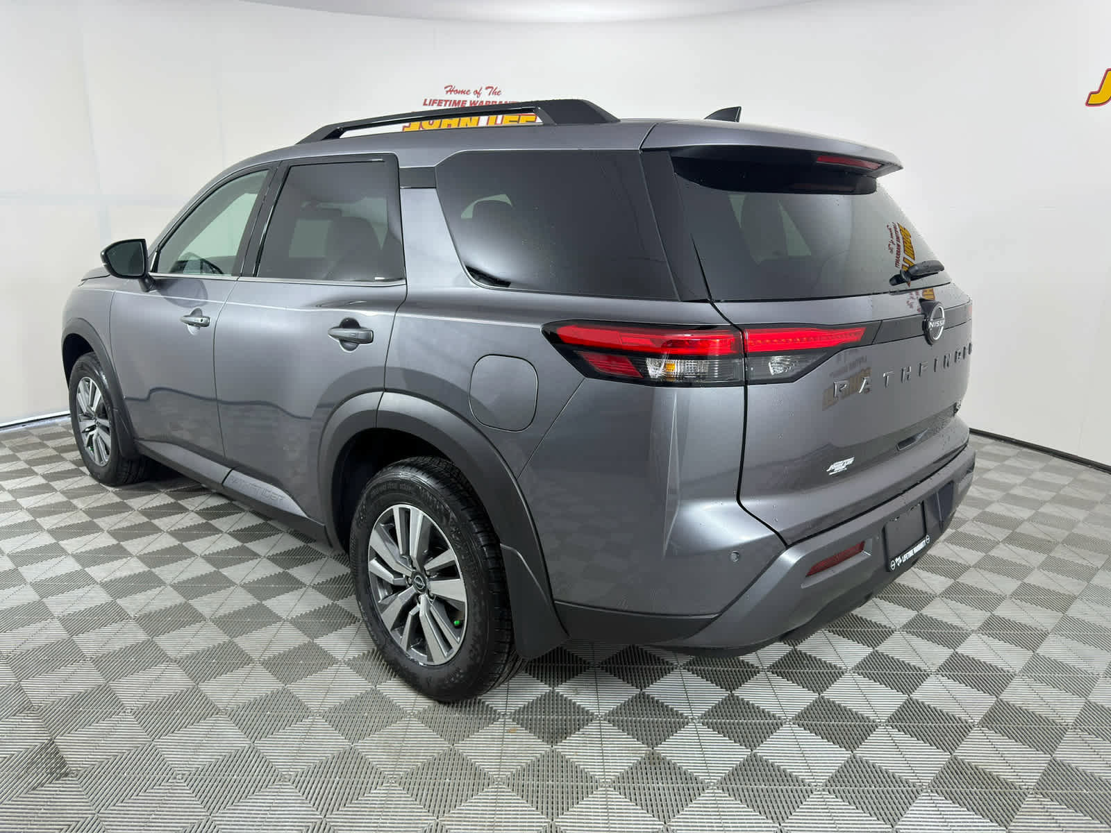 New 2026 Nissan Pathfinder SL image 3