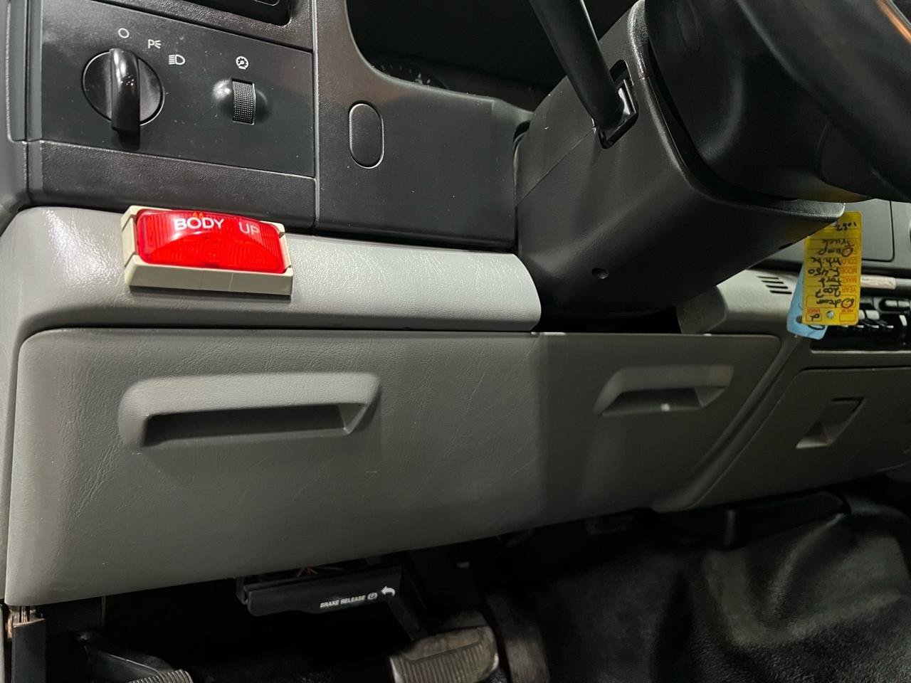 Used 2007 Ford F450 2WD Regular Cab Super Duty image 21
