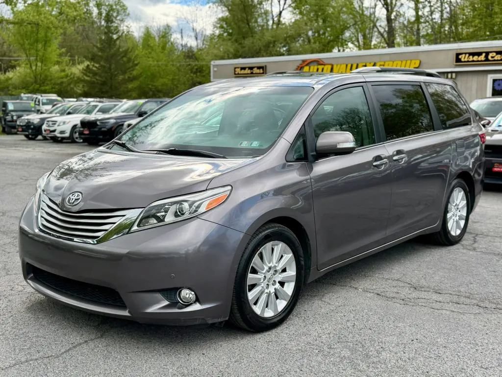 Used 2015 Toyota Sienna Limited Premium FWD image 4