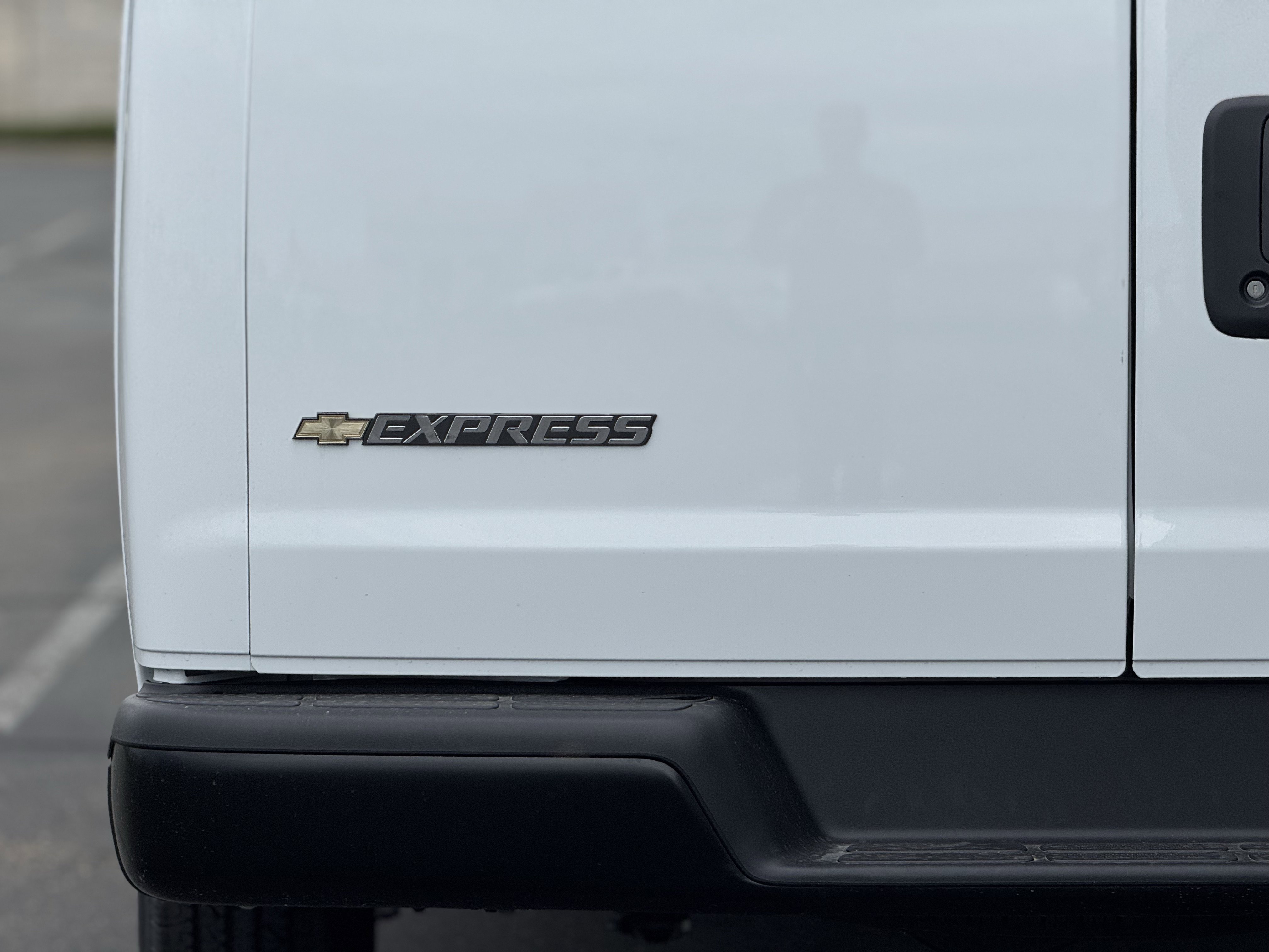 New 2026 Chevrolet Express 2500 w/ Driver Convenience Package image 7