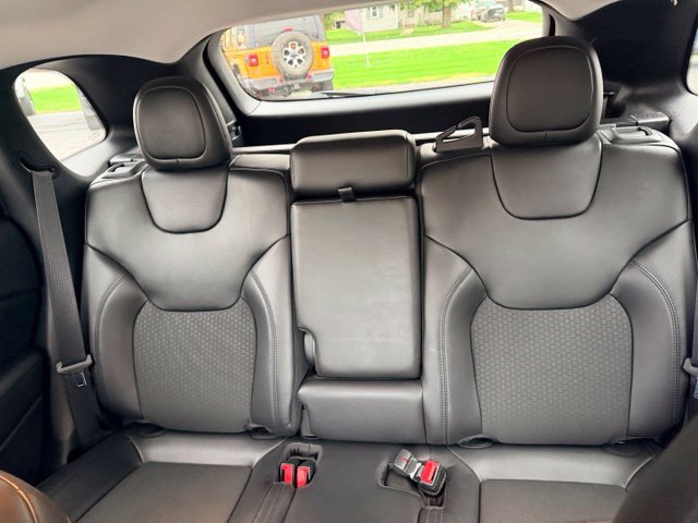 Used 2020 Jeep Cherokee Latitude Plus AWD/4WD image 28