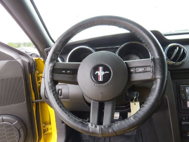 Used 2005 Ford Mustang GT Premium RWD image 16