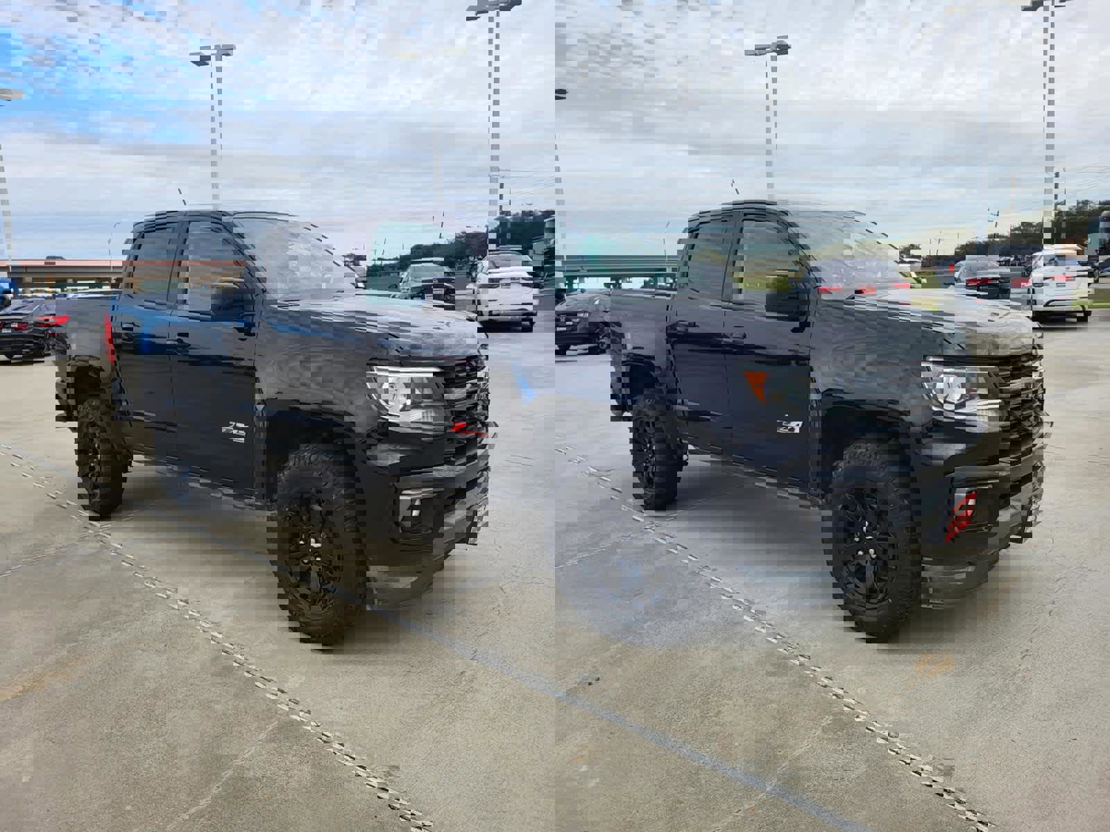 Used 2021 Chevrolet Colorado Z71 w/ Z71 Midnight Edition image 7