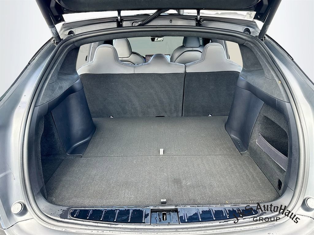 Used 2024 Tesla Model X image 33