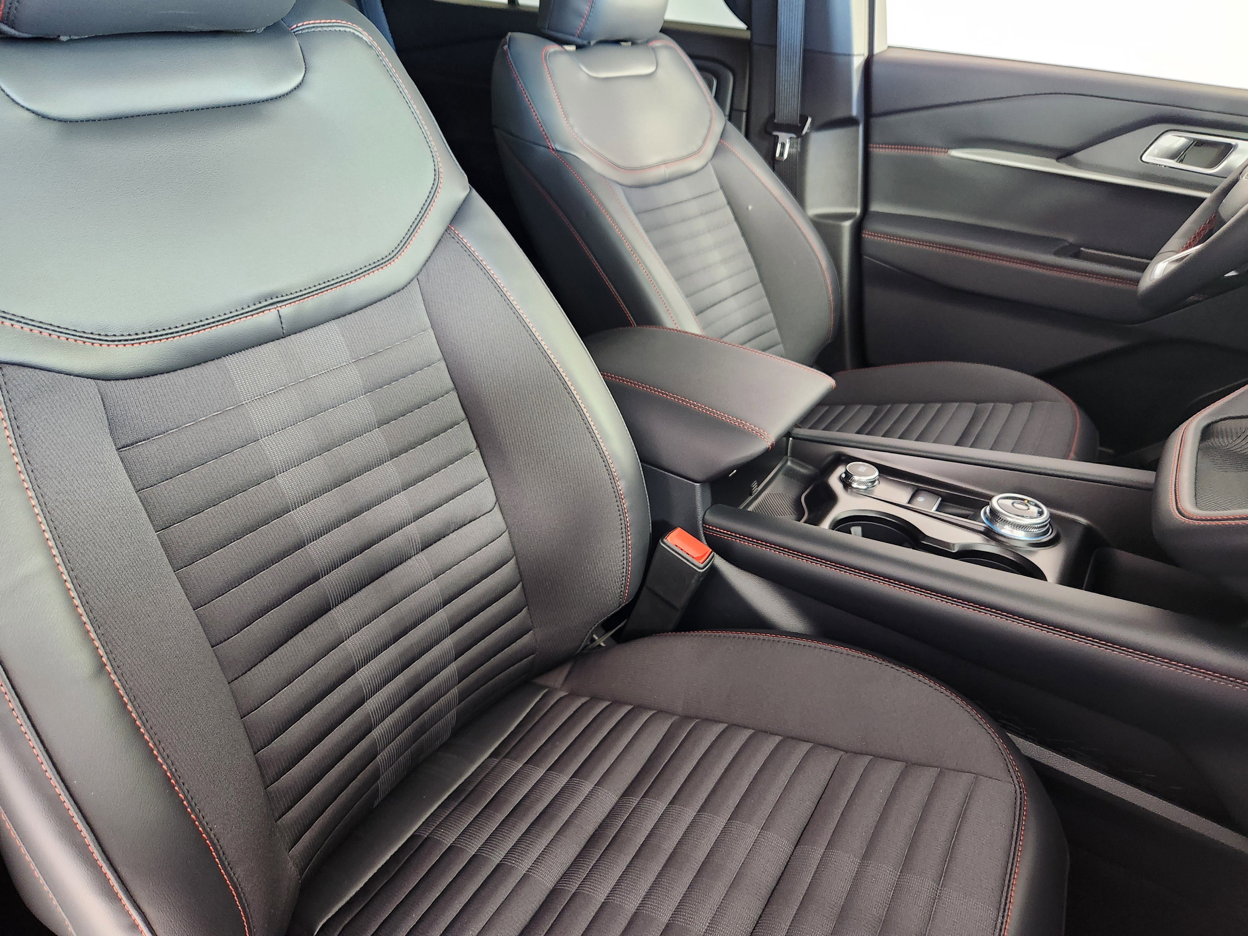 New 2026 Ford Explorer ST-Line image 10