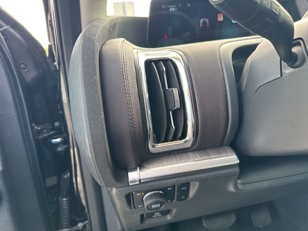 Used 2025 Ford Expedition Max Platinum w/ Platinum Ultimate Package AWD/4WD image 26