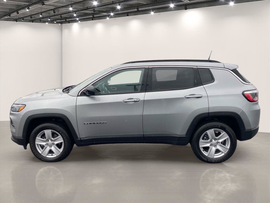Used 2022 Jeep Compass Latitude w/ Convenience Group AWD/4WD image 4