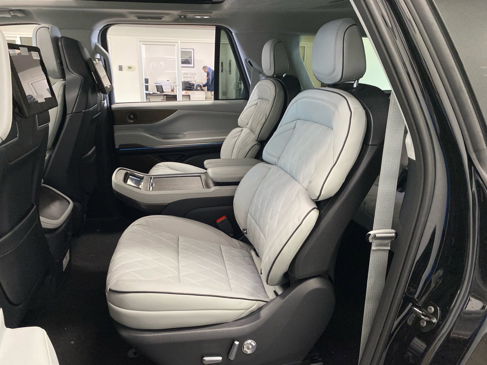 New 2026 Lincoln Navigator L Black Label image 13