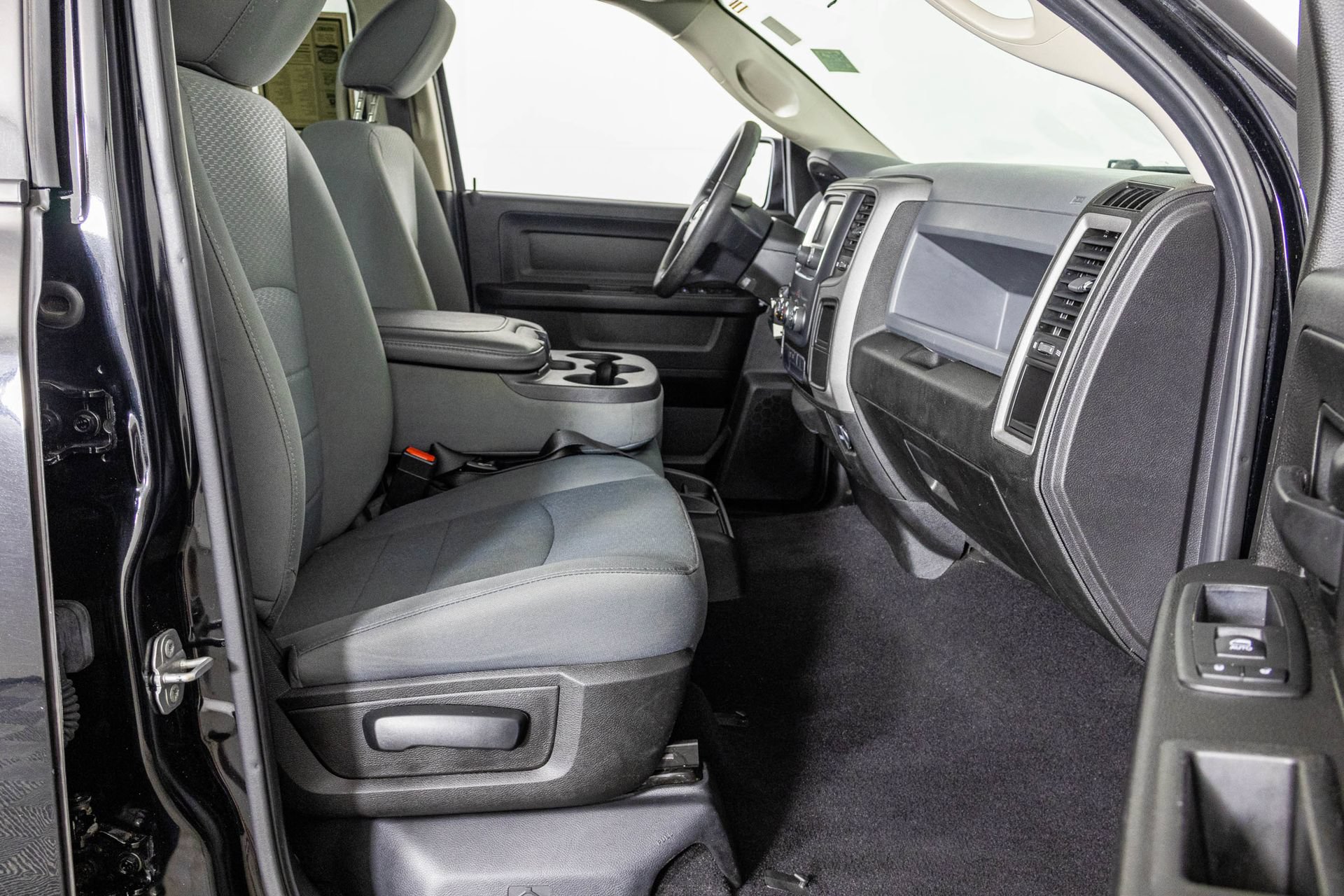 Used 2019 RAM 1500 Tradesman w/ Tradesman SXT Package AWD/4WD image 45