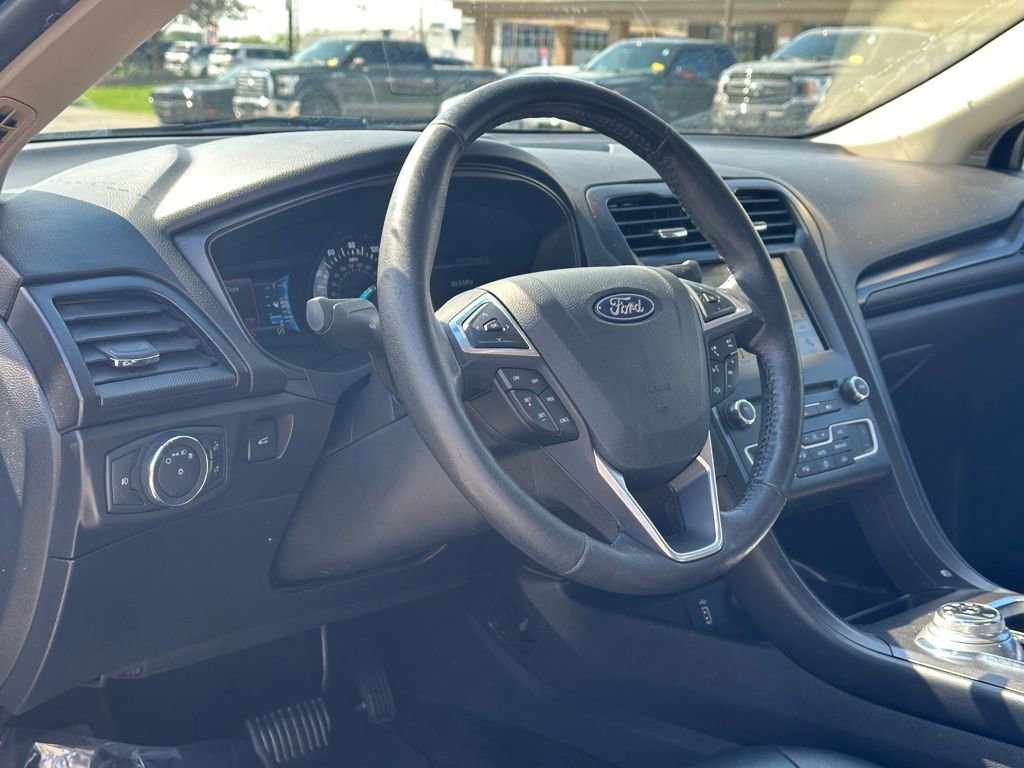 Used 2018 Ford Fusion SE w/ Equipment Group 201A FWD image 23