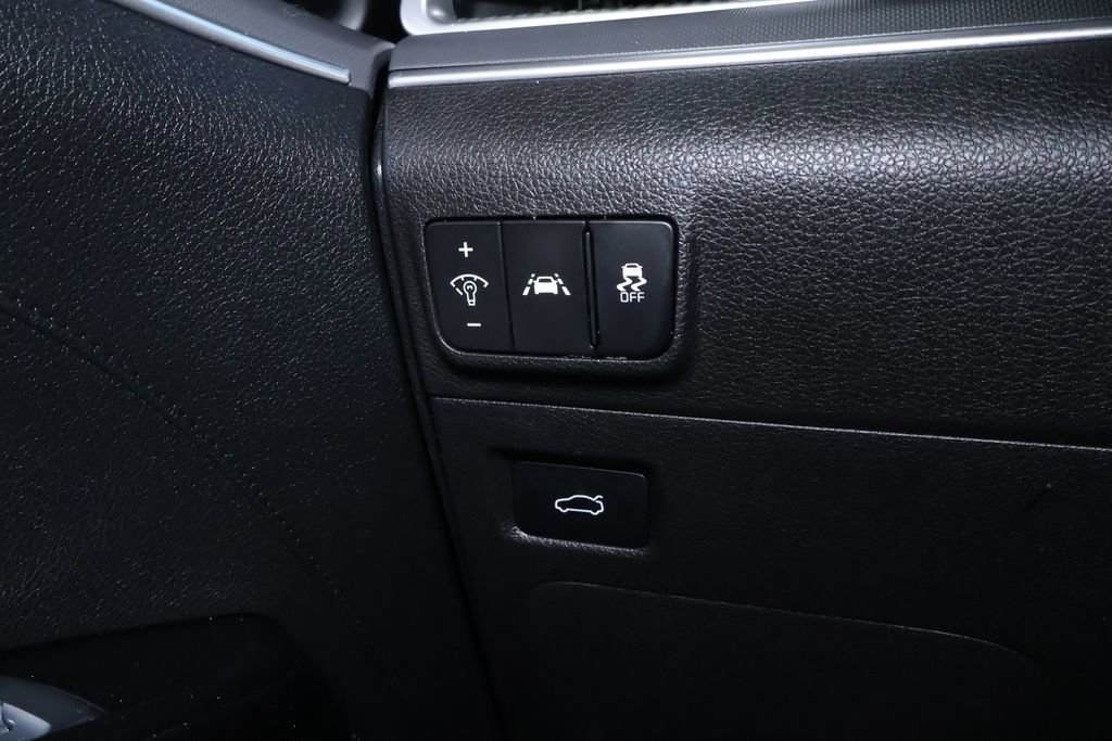 Used 2023 Kia K5 GT-Line image 25