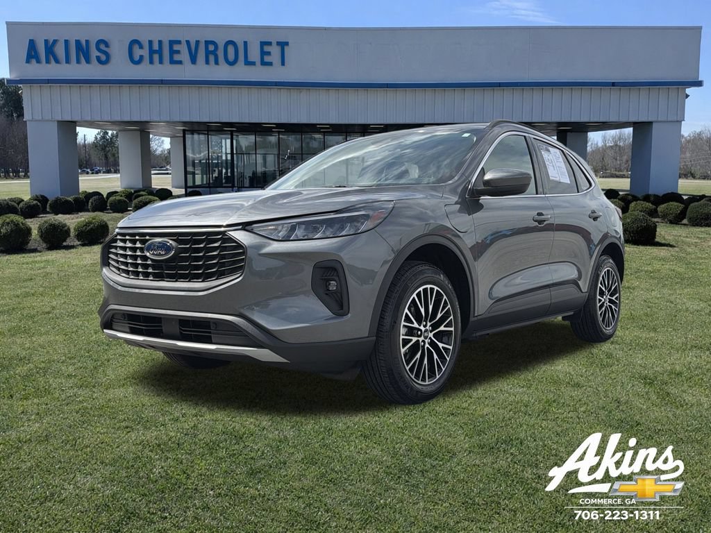 Used 2025 Ford Escape SE FWD image 1