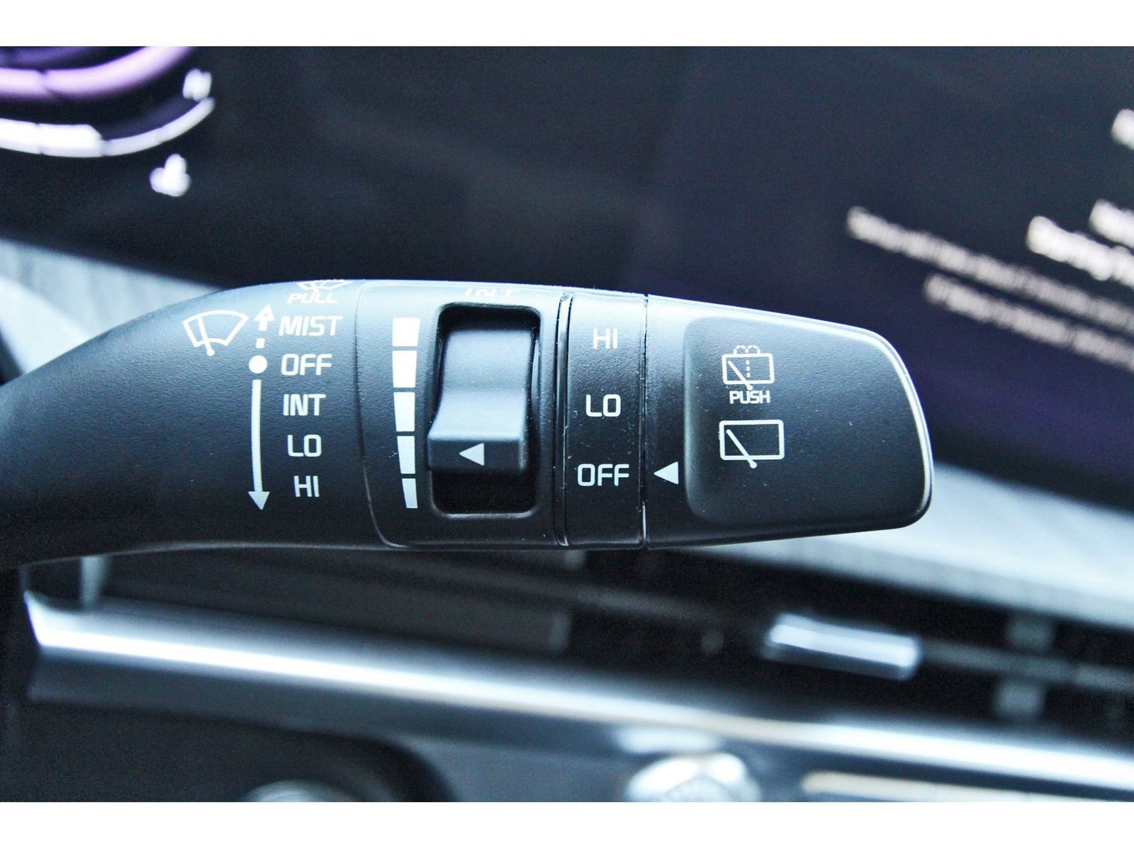 Used 2025 Kia Telluride EX w/ EX Captain's Chair Package image 22