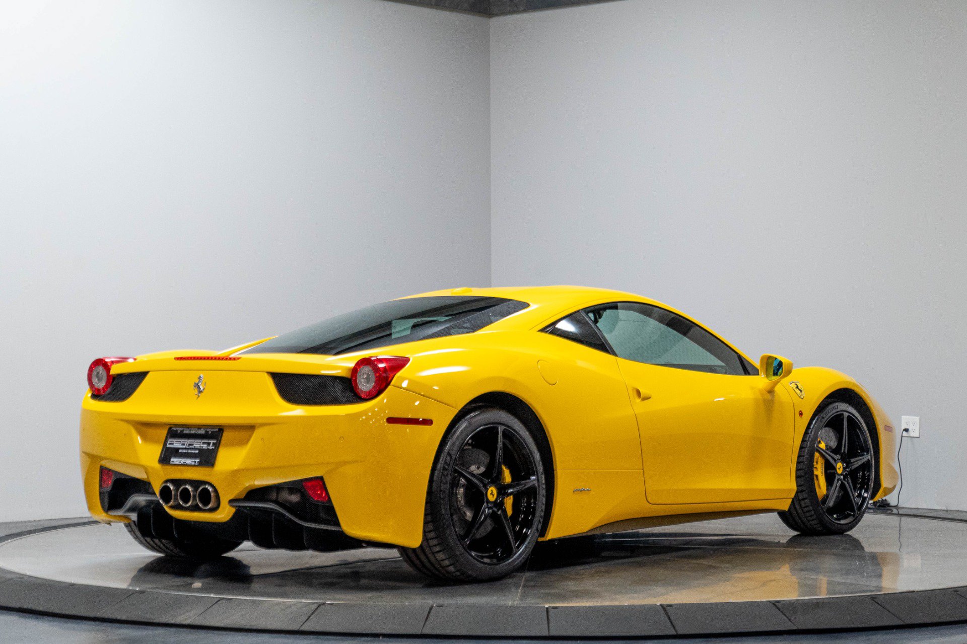 Used 2010 Ferrari 458 Italia Coupe RWD image 18