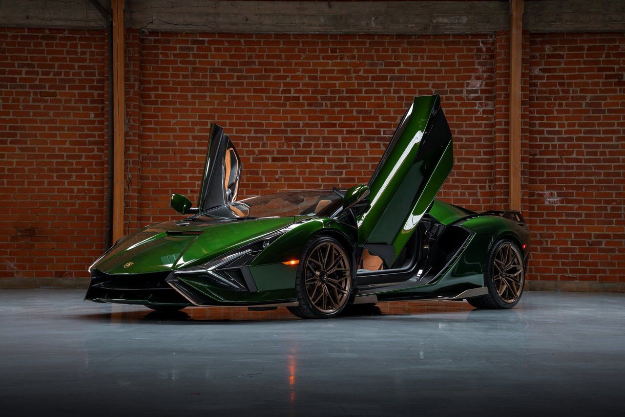 Used 2021 Lamborghini Sian Roadster AWD/4WD image 30