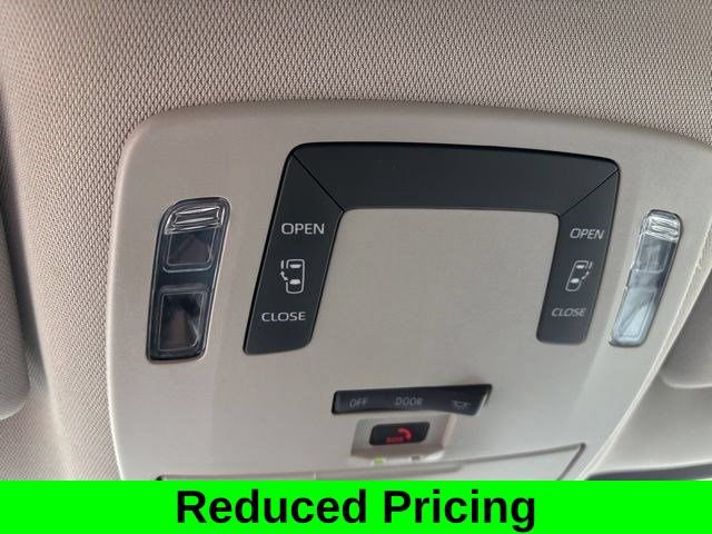 Used 2025 Toyota Sienna LE FWD image 26