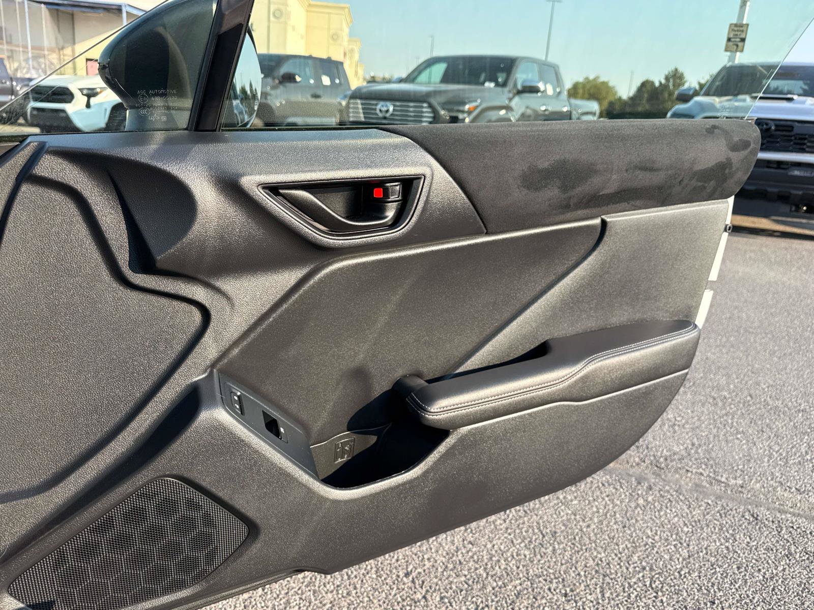 Used 2025 Toyota GR86 Premium w/ ALL Weather Mat Package (TMS) RWD image 19