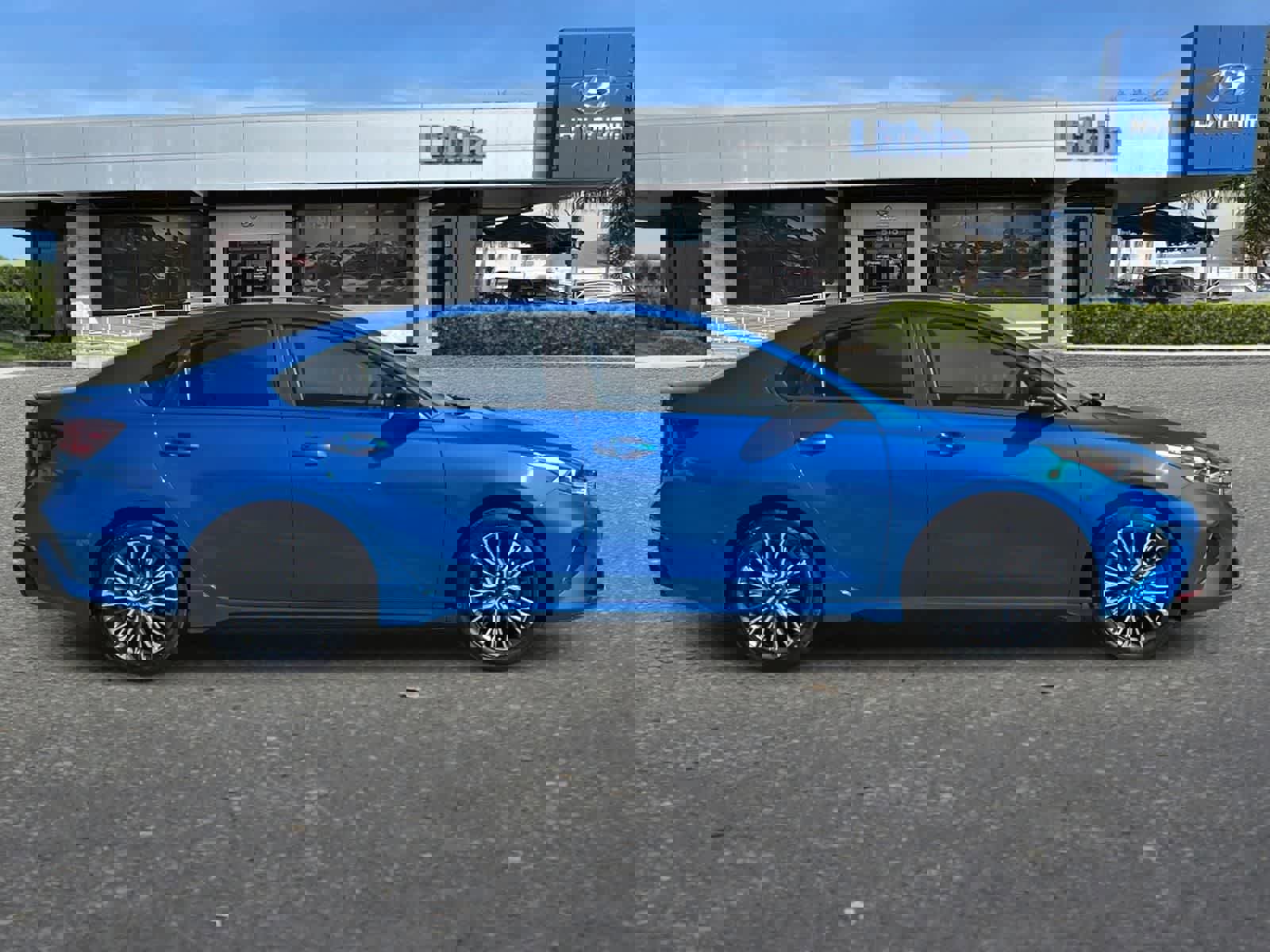 Used 2023 Kia Forte GT-Line w/ GT-Line Premium Package image 9