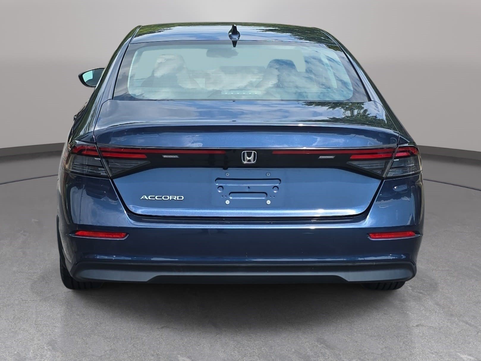Used 2023 Honda Accord EX image 6